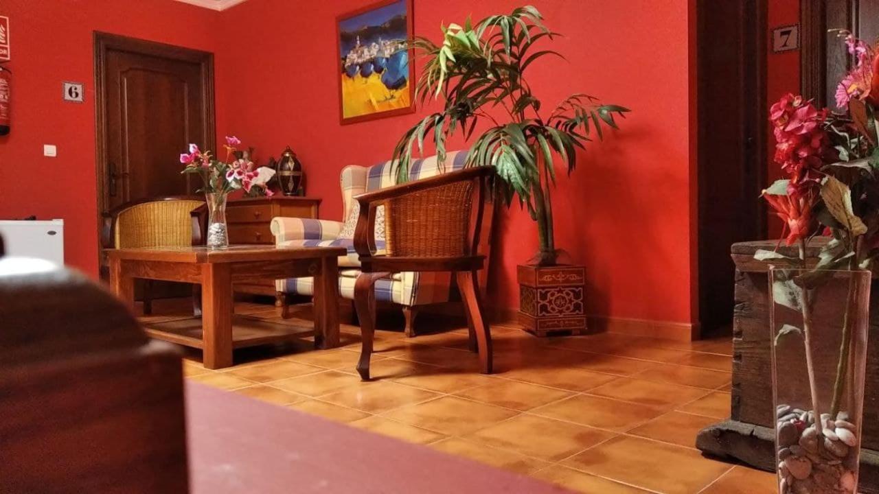 Hostal El Cascapenas De La Alpujarra กาปีเลย์รา ภายนอก รูปภาพ