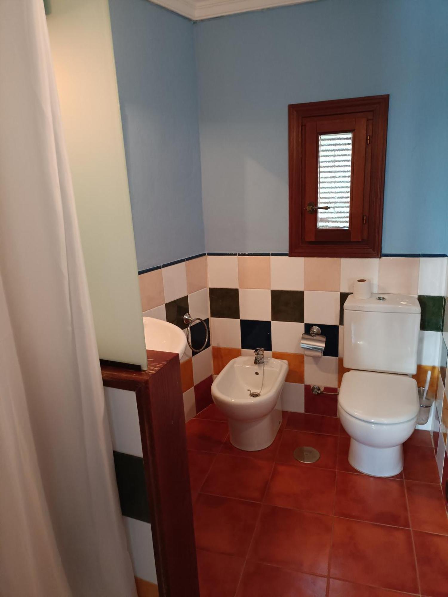 Hostal El Cascapenas De La Alpujarra กาปีเลย์รา ภายนอก รูปภาพ